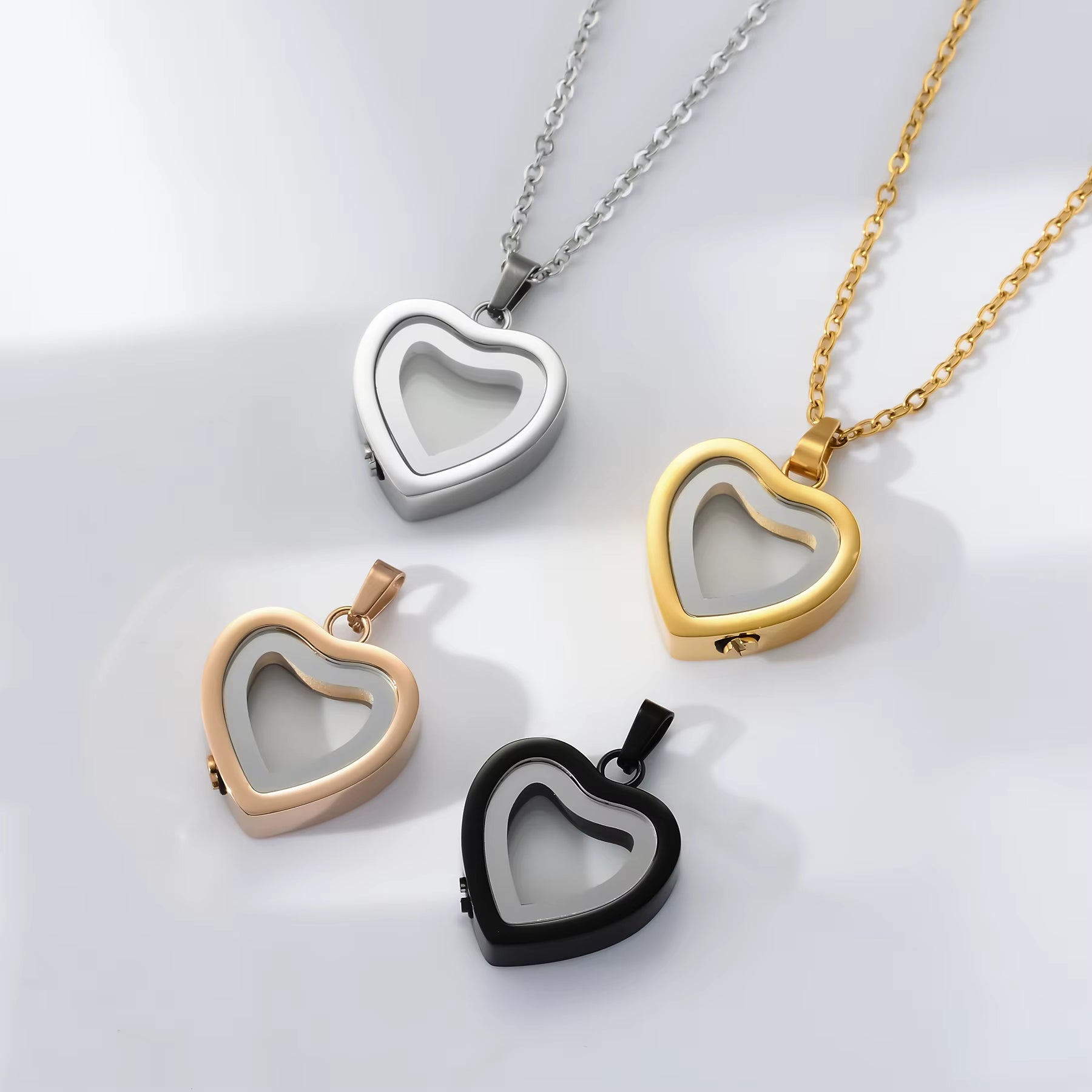 🫶🏾 Glass Heart Cremation Necklace – Eternal Memory Keepsake