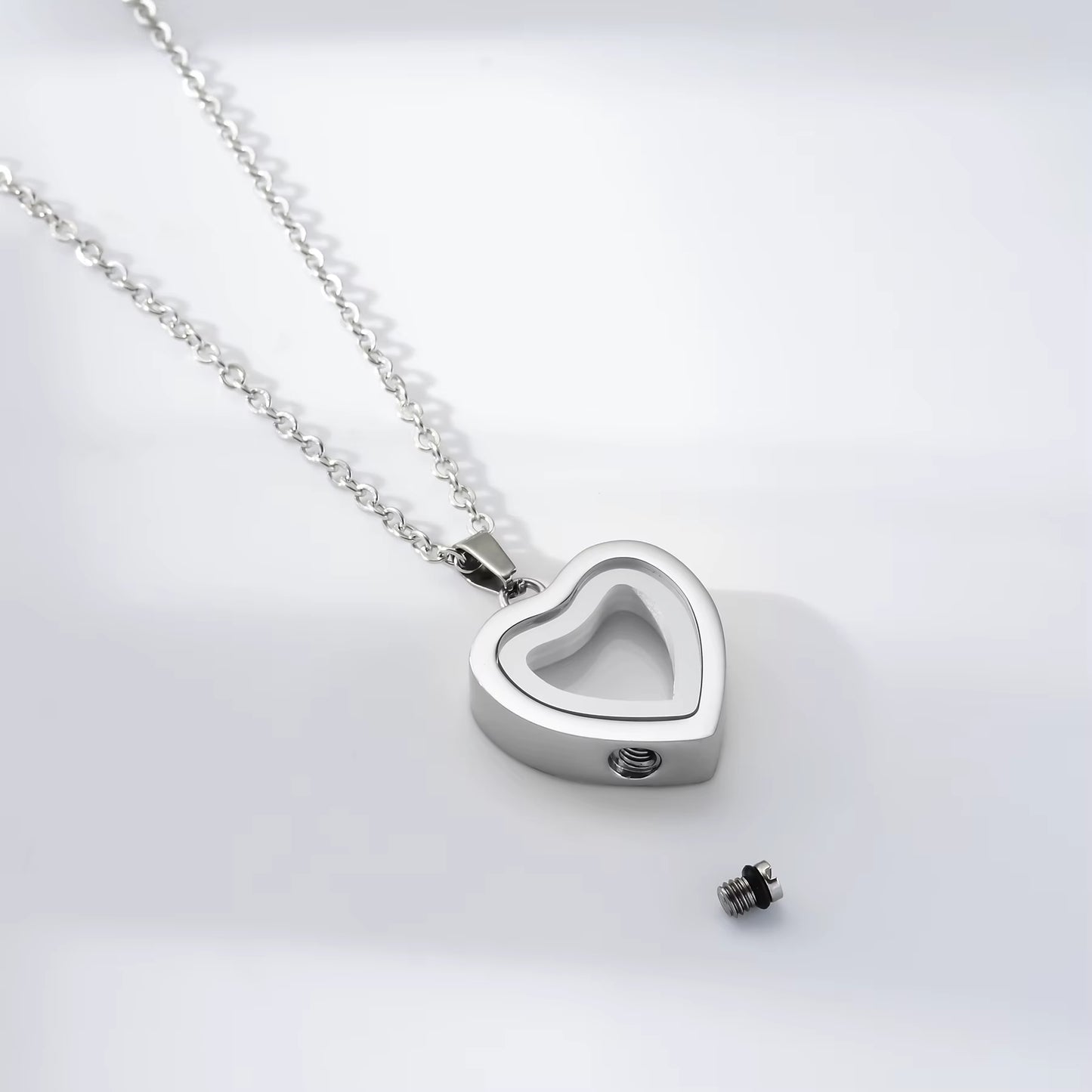 🫶🏾 Glass Heart Cremation Necklace – Eternal Memory Keepsake